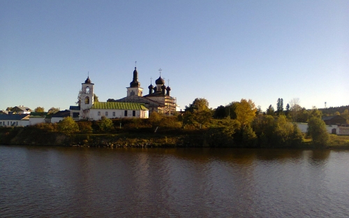 Подъезжаеи к Горицкому монастырю