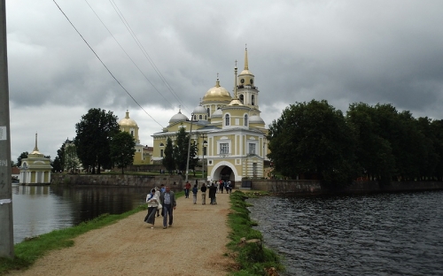 Дорога к монастырю Нилова пустынь Селигер экскурсии