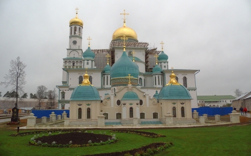 Новый Иерусалим. Монастырь с внешней стороны преобразился. 