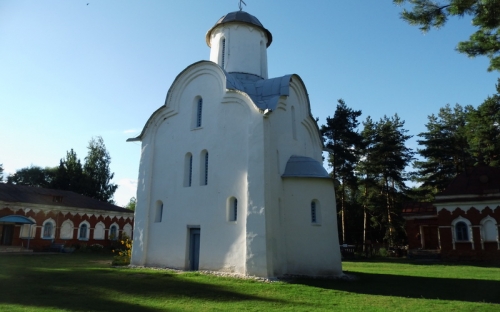 Перынский скит. Храм Рождества Богородицы. 13 век