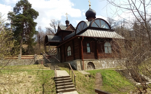 На источнике в Звенигороде