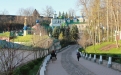 По дорожке к Псково-Печерскому монастырю