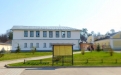 старое здание гостиницы с храмом Иллариона Великого